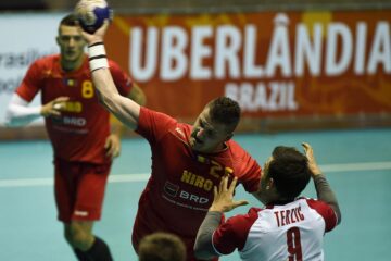 Suceveanul Gabriel Burlacu a fost al doilea marcator al României în disputa cu Serbia Foto: brazilhandball2015.com