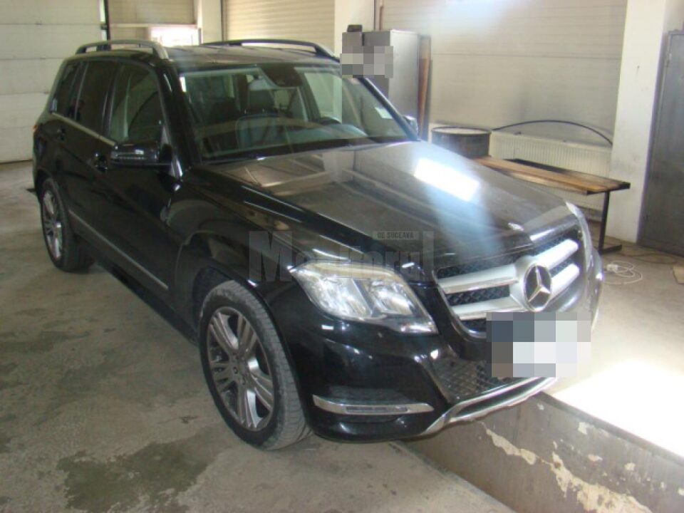 Mercedes furat din Cehia în 2007, depistat în PTF Siret