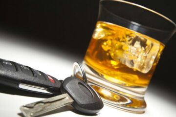 Și-a lăsat amicul la volan, deși era beat și nu avea nici permis de conducere