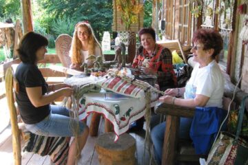 Clubul Femina sau atelierul de sfori și paie