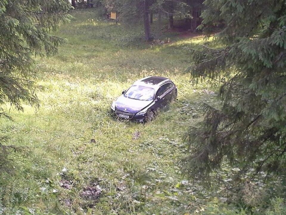 Și-a lăsat mașina în parcarea înclinată din apropierea motelului de pe Rarău și a găsit-o căzută într-o râpă