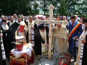Așezarea pietrei de temelie și sfințirea locului noii biserici din Poiana Stampei