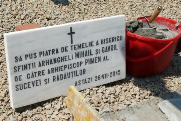 Așezarea pietrei de temelie și sfințirea locului noii biserici din Poiana Stampei