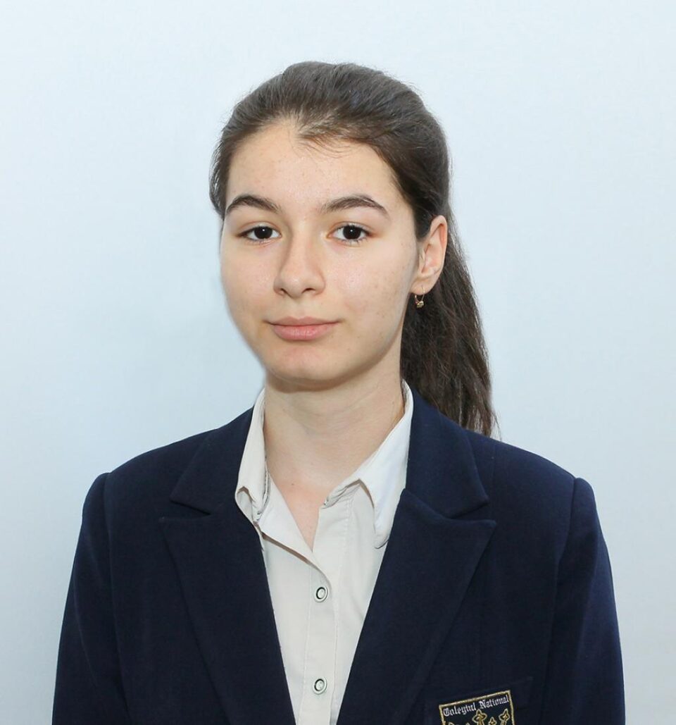 Lavinia Isabela Ivan, elevă în clasa a X-a la Colegiul Național „Ștefan cel Mare” Suceava Lavinia Isabela Ivan, elevă în clasa a X-a la Colegiul Național „Ștefan cel Mare” Suceava