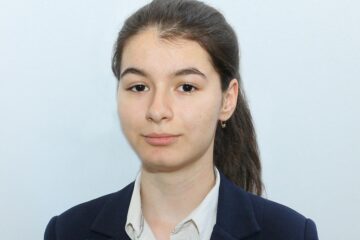 Lavinia Isabela Ivan, elevă în clasa a X-a la Colegiul Național „Ștefan cel Mare” Suceava