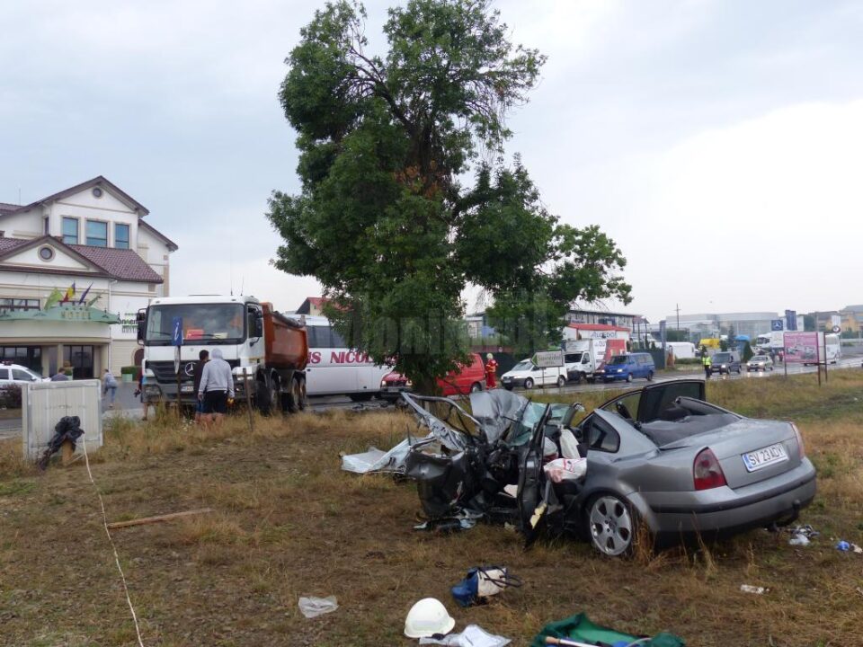 Mașina în care se aflau cei patru a fost făcuta praf