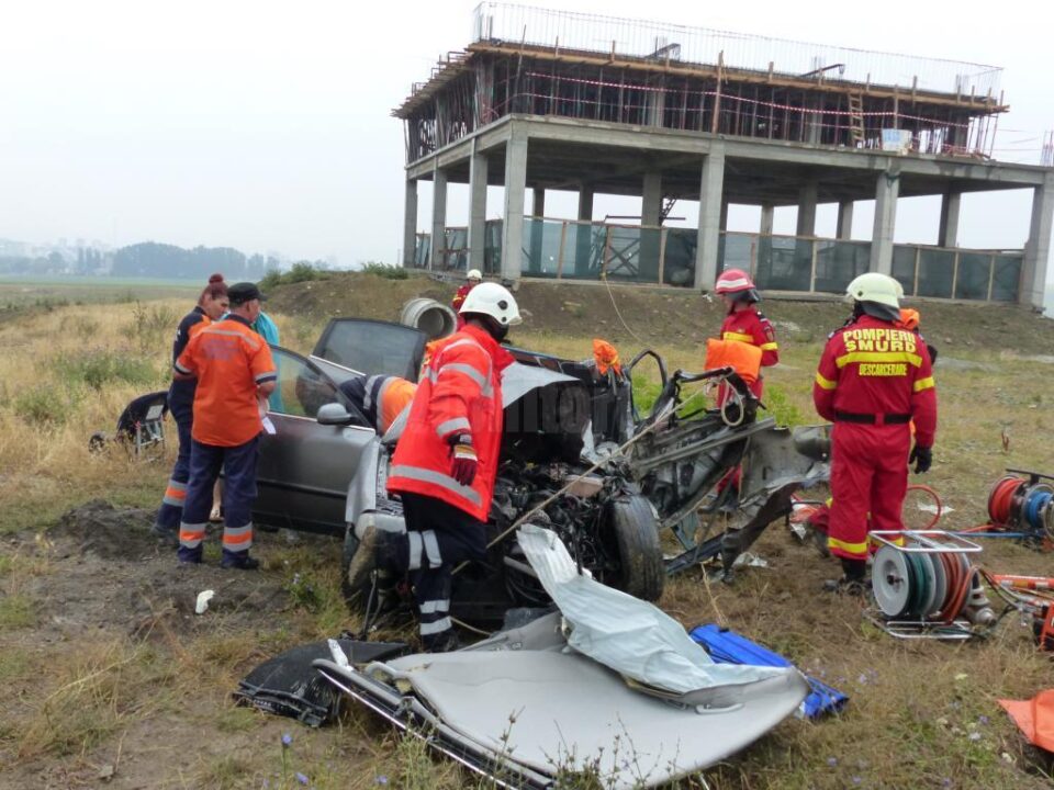 Mașina în care se aflau cei patru a fost făcuta praf