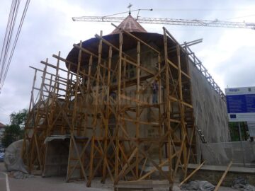 Ieri a fost inaugurat Punctul de informare turistică construit în curtea interioară a Bisericii „Învierea Domnului”
