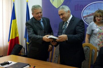 Rectorul Valentin Popa a fost înscris în "Cartea de onoare a valorilor bucovinene"