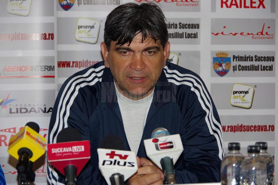 Bogdan Tudoreanu: "Va fi o perioadă de 8 zile în care vom pune accent pe acumulările fizice, având în program câte două antrenamente zilnice" Bogdan Tudoreanu: "Va fi o perioadă de 8 zile în care vom pune accent pe acumulările fizice, având în program câte două antrenamente zilnice"