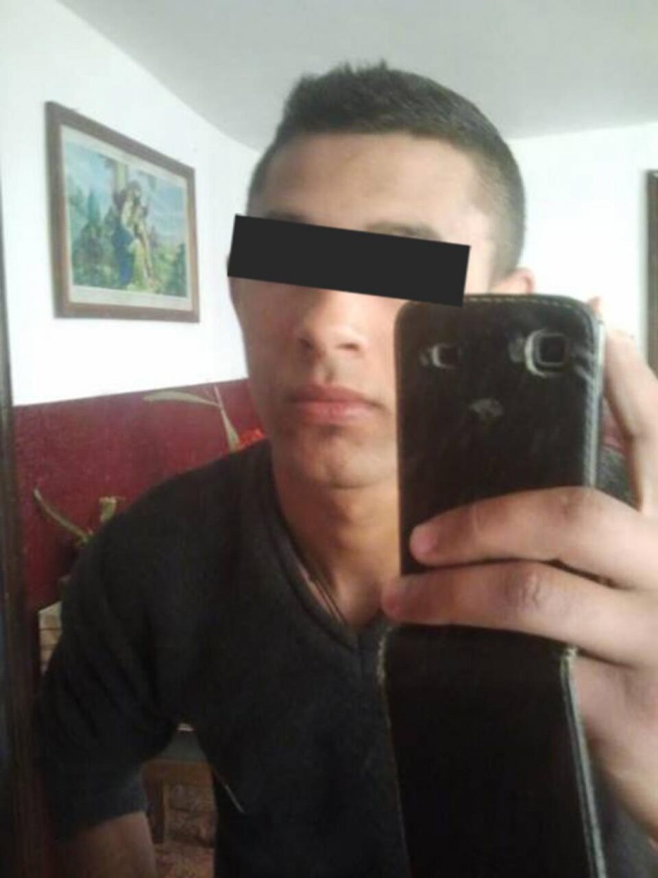 Filip Z. a fost găsit spânzurat în podul unei anexe a casei în care locuia cu părinții și cei șapte frați ai săi, la Horodnic de Sus