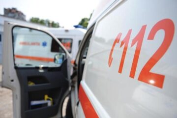 Trei tineri la spital, după ce-au înghițit pastile în încercarea de a-și pune capăt zilelor