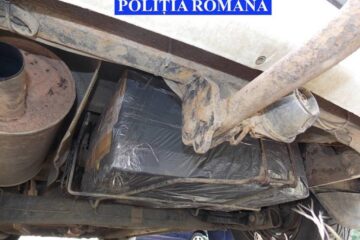 49 de cartușe cu țigarete de proveniență Ucraina au fost găsite în locul destinat roții de rezervă