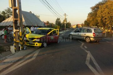 Un pieton în stare gravă, după o coliziune între trei mașini, la Dumbrăveni