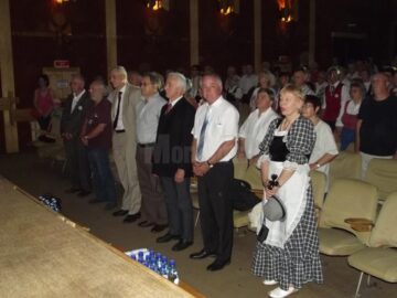 Expoziție de fotografie, recital de lăută și parada portului popular la cea de-a XIII-a Întâlnire a germanilor din Bucovina