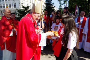 38 de tineri romano-catolici au primit Sfântul Mir de la Cardinalul de Köln, Joachim Meisner