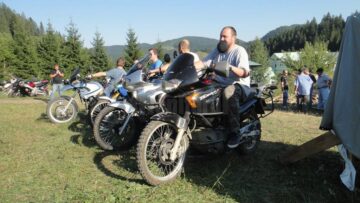 Mai bine de o sută de iubitori de motoare din țară, dar și din Germania, Austria și Ungaria, s-au reunit la Sucevița