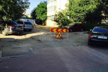 Zona în care se amenajează parcarea de reședință de aproape 500 mp