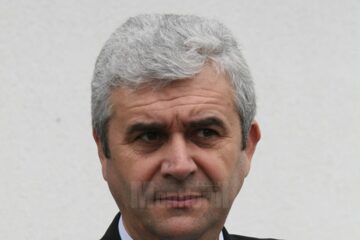 Ștefan Groza: "Noi notificăm primăria de fiecare intervenție pe care o facem la conductele care îi aparțin și le avem doar în administrare, readucerea străzii la starea inițială este obligația lor”