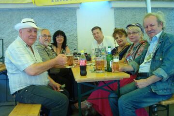 Poeți între poeți