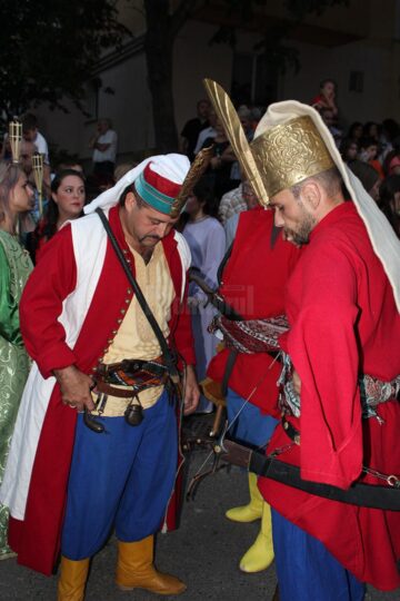 Parada cu făclii a Festivalului de Artă Medievală, urmărită de zeci de mii de suceveni