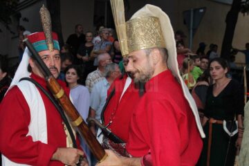 Parada cu făclii a Festivalului de Artă Medievală, urmărită de zeci de mii de suceveni