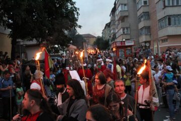 Parada cu făclii a Festivalului de Artă Medievală, urmărită de zeci de mii de suceveni