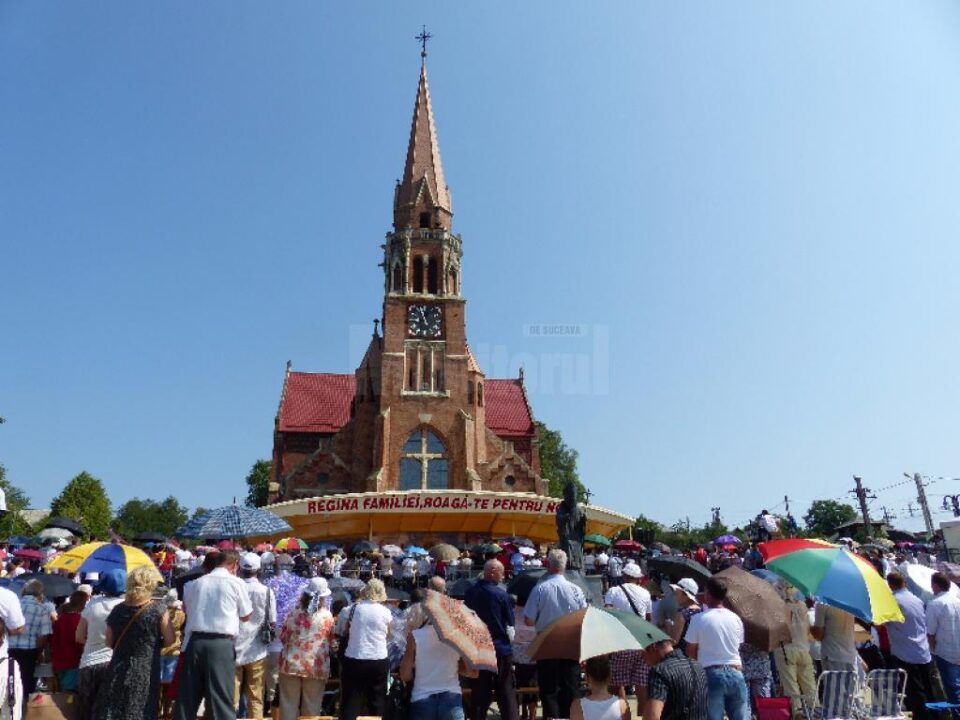 Mii de credincioși, pelerini din țară și străinătate, au sărbătorit-o pe Sfânta Maria, la Cacica Mii de credincioși, pelerini din țară și străinătate, au sărbătorit-o pe Sfânta Maria, la Cacica
