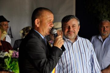 Deputatul Balan, alături de locuitorii comunei Adâncata la sărbătorirea „cuplurilor de aur” și a elevilor olimpici