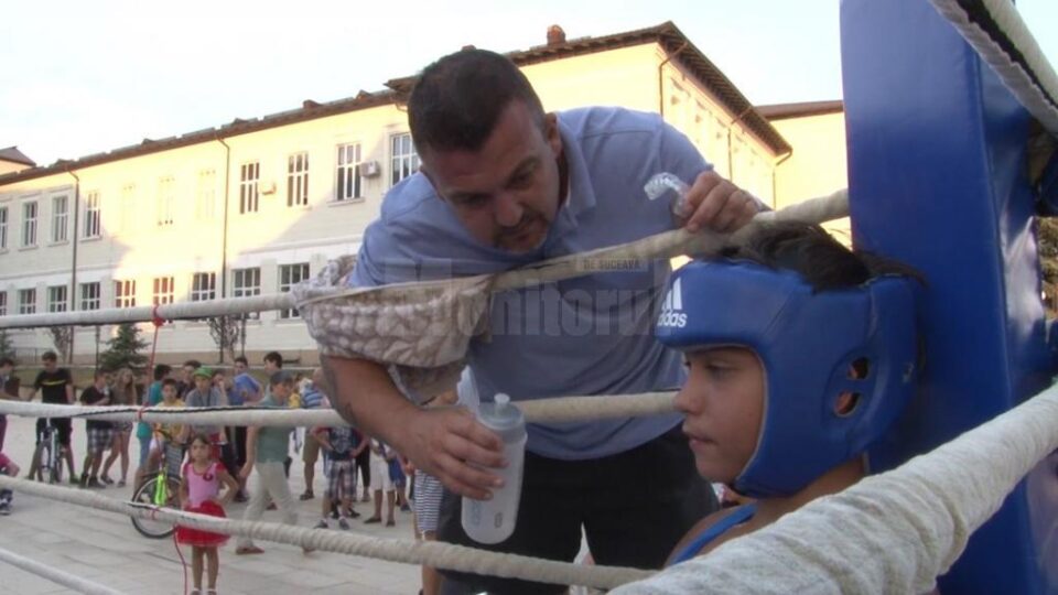 Cu un antrenor neplătit și cu mâna întinsă pentru deplasări, boxerii suceveni s-au întors cu medalii de la „Cupa Ceahlăul”