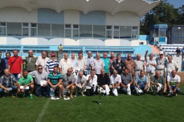 Fostele glorii s-au pozat din nou pe gazonul unde au trăit atâtea satisfacții