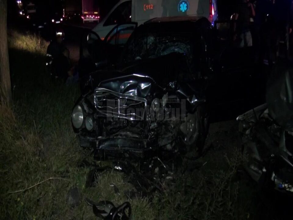 Accident cu zece răniți, după o ciocnire violentă între un BMW și un Mercedes