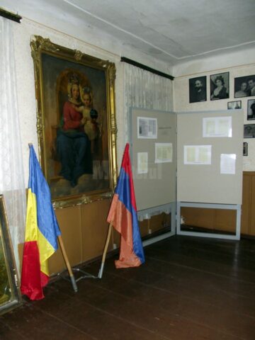 Expoziție documentară și lansare de carte, menite să păstreze memoria și identitatea comunității armene din Suceava