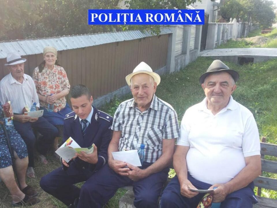 Vârstnicii, avertizați să nu primească în curți și în locuințe necunoscuți care le oferă servicii aparent avantajoase