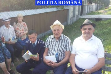 Vârstnicii, avertizați să nu primească în curți și în locuințe necunoscuți care le oferă servicii aparent avantajoase