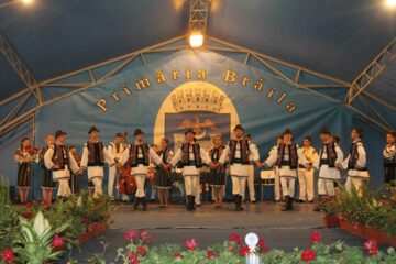 Ansamblul “Plaiurile Dornelor” a câștigat Trofeul Festivalului “Lină Chiralină” de la Brăila