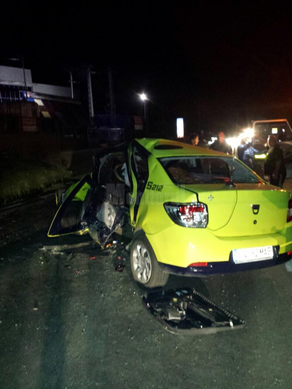 Starea în care au ajuns cele două mașini arată că impactul a fost foarte violent