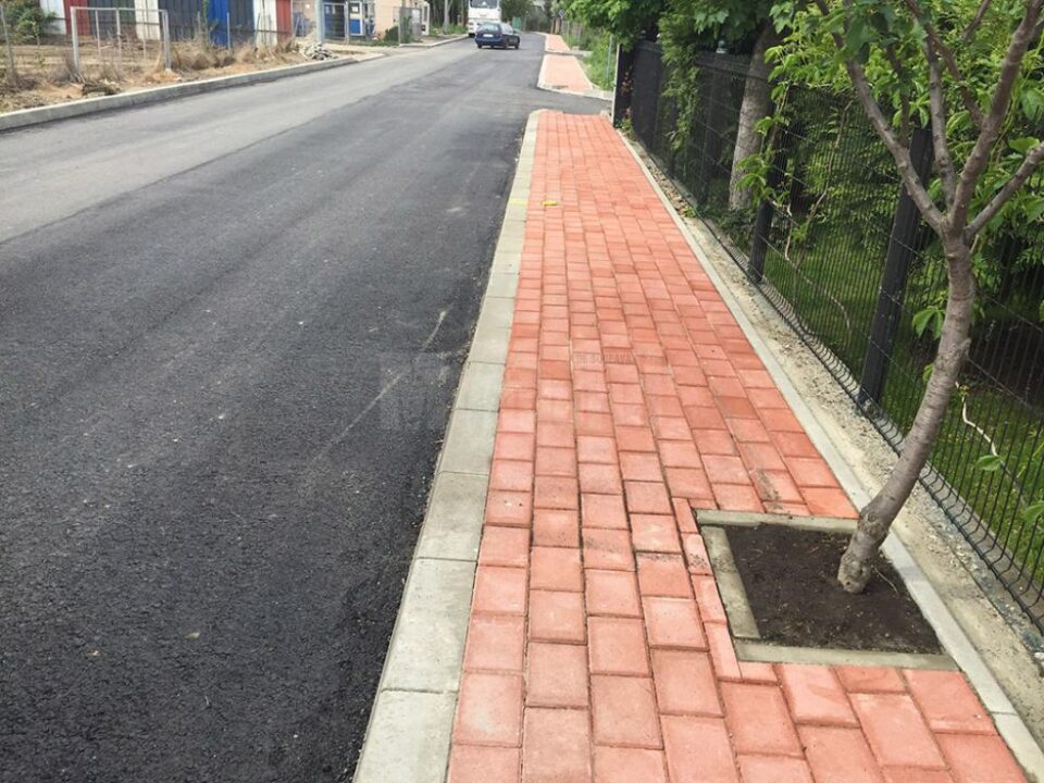 Strada Ștrandului a fost refăcută după o lungă perioadă de așteptare