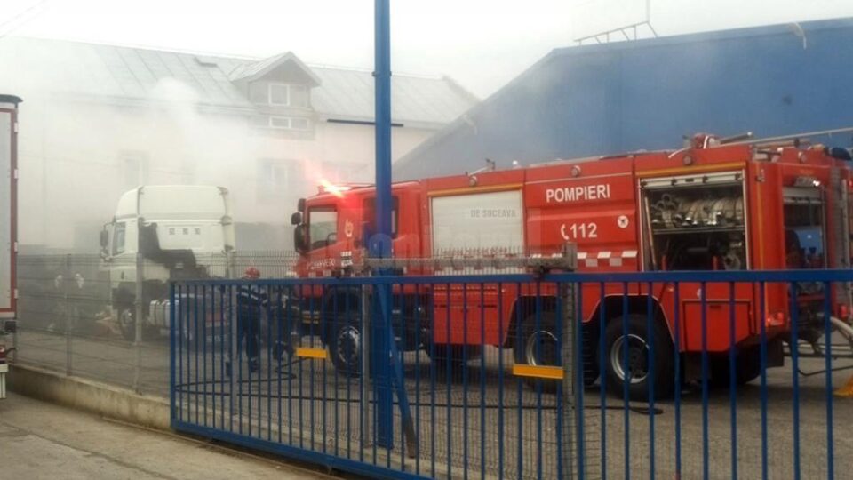 Incendiul a izbucnit de la un boiler aflat sub tensiune, care a produs efect termic și a aprins un material inflamabil din apropierea sa