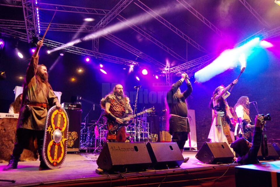 Bucovina Rock Castle, prima seară