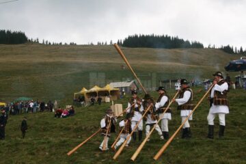 Buciumașii coboară să dea semnalul începerii festivalului