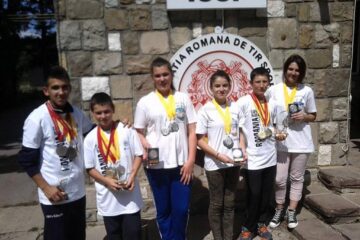 Sportivii de la CSȘ Rădăuți și CSM Suceava au câștigat 22 de medalii la naționalele de pușcă aer comprimat și glonț la juniori mici