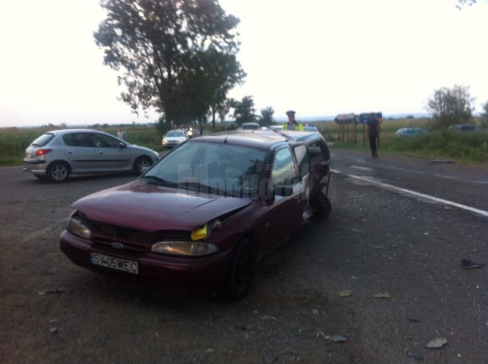 Mașina lovită în partea din spate