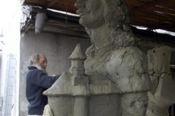 Sculptorul a făcut o serie de modificări la solicitarea comanditarului