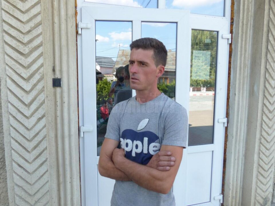 Adi Calenciuc: „Totul era în flăcări, tata a rămas la incendiu, iar eu m-am întors la nuntă. Aveam invitați și trebuia să o duc la capăt” Adi Calenciuc: „Totul era în flăcări, tata a rămas la incendiu, iar eu m-am întors la nuntă. Aveam invitați și trebuia să o duc la capăt”