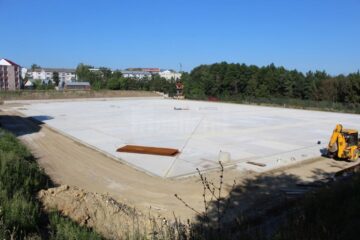 „Minunile” de la LPS: amfiteatru fără scaune și stadion fără tribune și vestiare