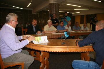 Calitatea lucrărilor executate de Pfeiffer la refacerea străzilor a fost principalul reproș adus de primarul Sucevei, Ion Lungu, dar și de consilierul local Adrian Arămescu