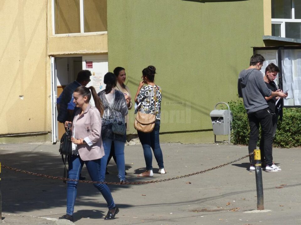 760 de absolvenți de liceu din județ au susținut, miercuri, cea de-a doua probă a sesiunii din toamnă a bacalaureatului 760 de absolvenți de liceu din județ au susținut, miercuri, cea de-a doua probă a sesiunii din toamnă a bacalaureatului