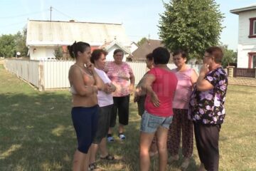 Sătenii din Dărmănești spun că păgubiți ar fi și în celelalte sate ale comunei