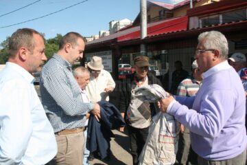 Conducerea Primăriei Suceava și reprezentanți ai Consiliului Local la inaugurarea primului sediu al Asociației Pensionarilor suceveni